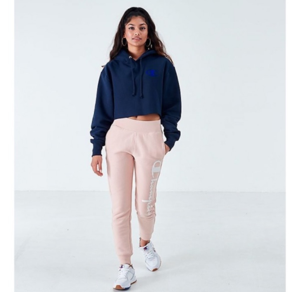 CHAMPION REVERSE WEAVE ARM SCRIPT CROP HOODIE